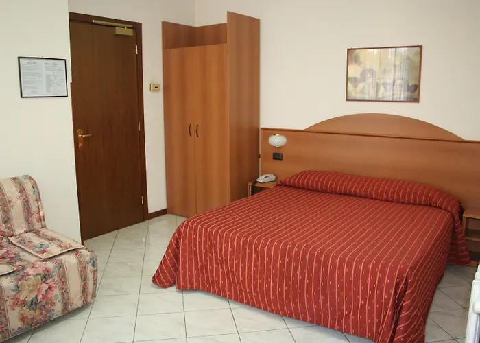 Ξενοδοχείο Fiorentino 2*